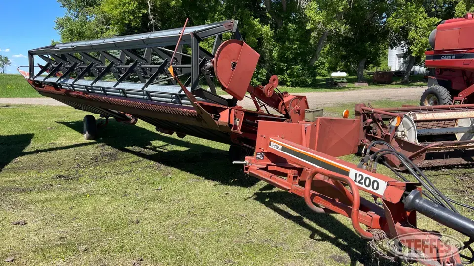 Hesston 1200 Pull-Type Swather