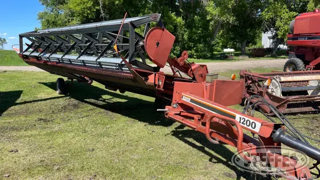 Hesston 1200