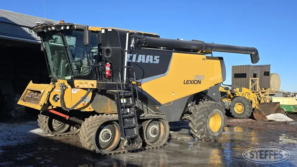 2013 Claas Lexion 750TT Combine