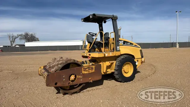 2002 CAT CP-433E