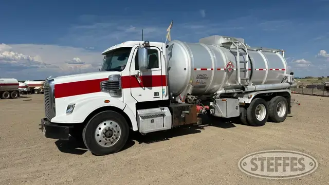 2014 Freightliner 122SD Coronado