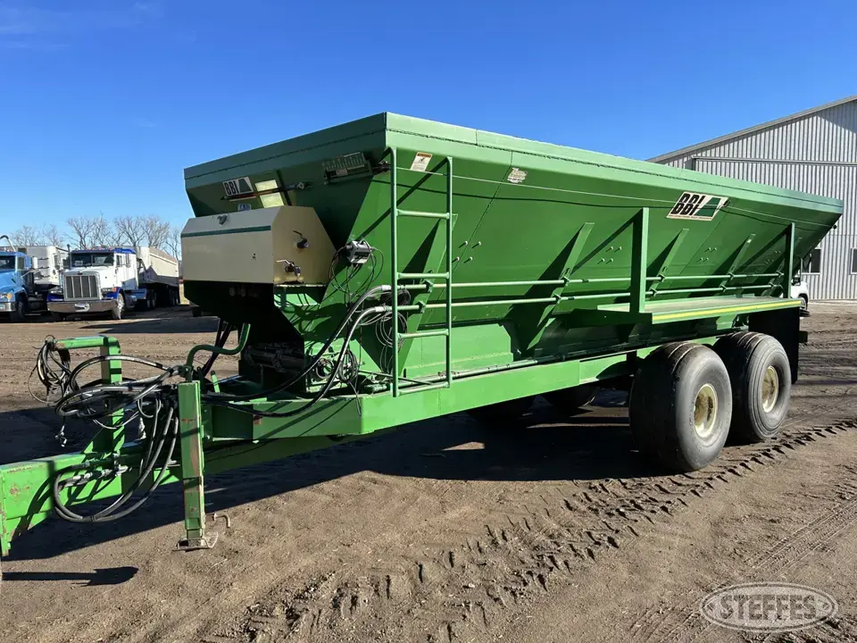 BBI Pull-Type Dry Spreader