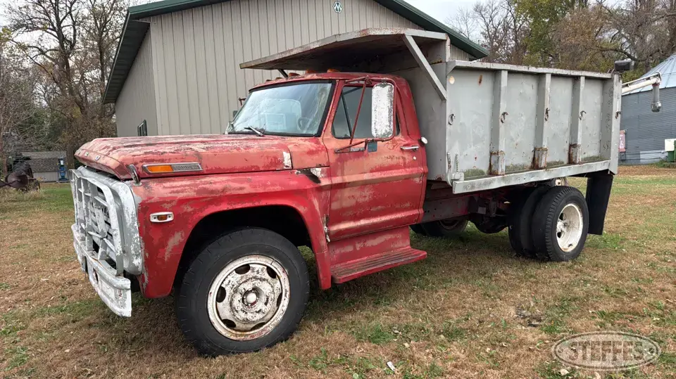 1972 Ford 600 Grain Truck
