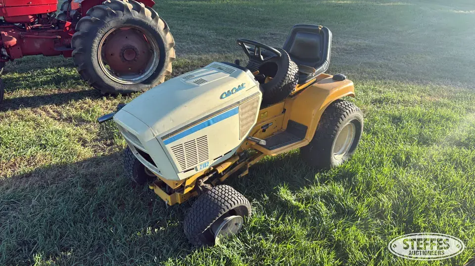 Cub Cadet 2182 Lawn Tractor