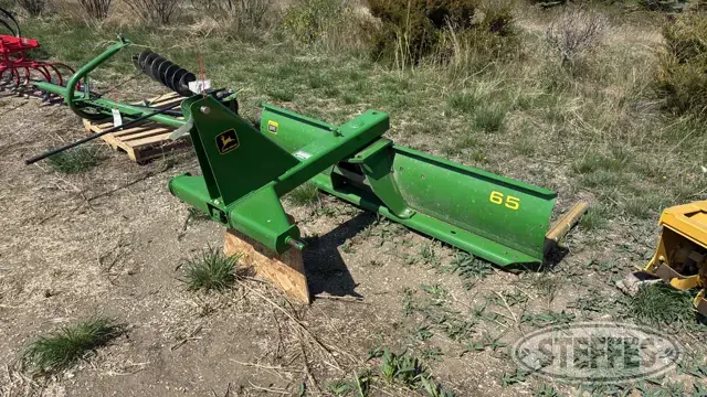 John Deere 65