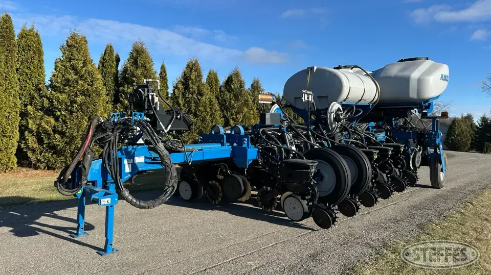 2014 Kinze 4900 12 or More Row Planter