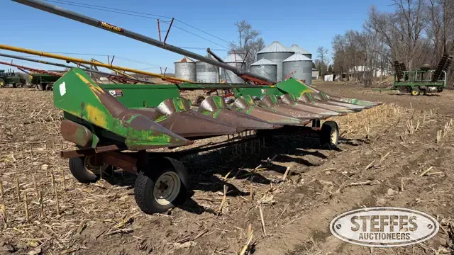 John Deere 843