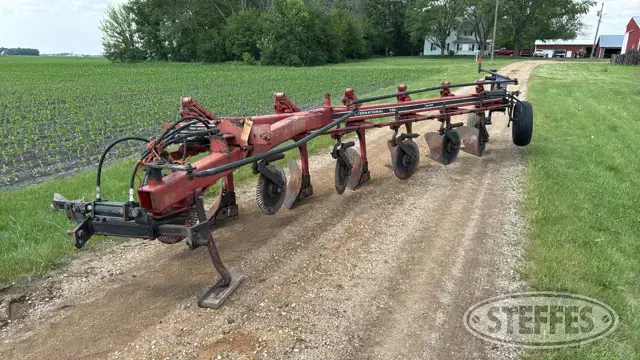 International 735