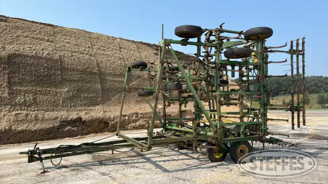 John Deere 1050