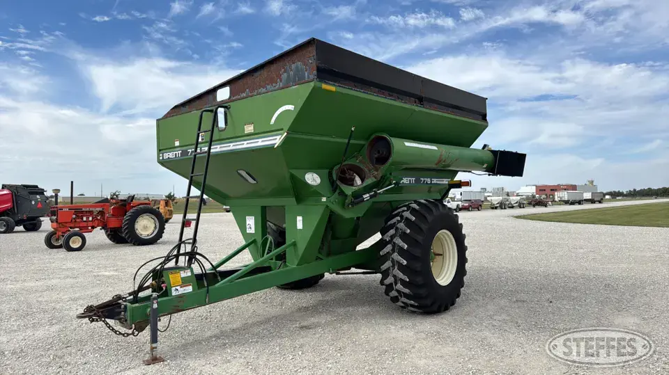 2002 Brent 776 Grain Cart