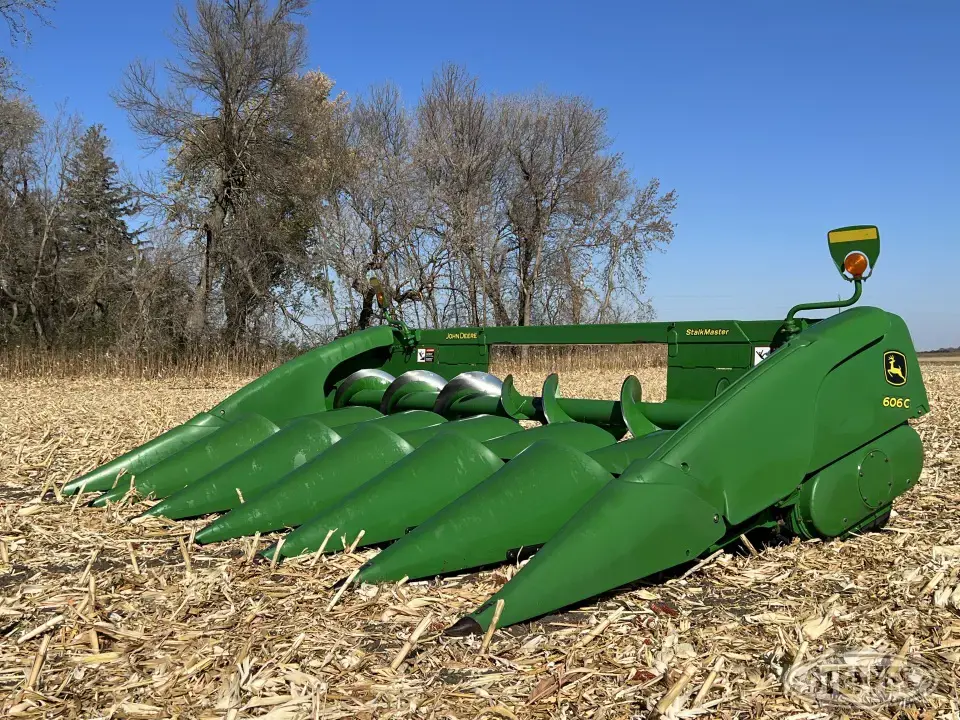 2010 John Deere 606C Corn Head
