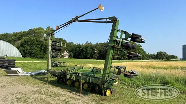 John Deere 7100