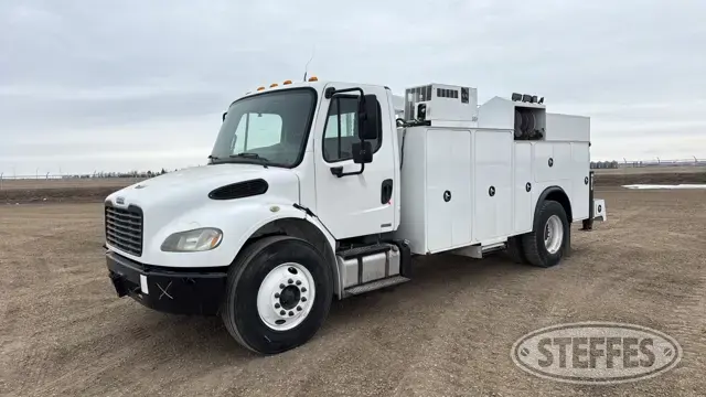 2011 Freightliner FLD132