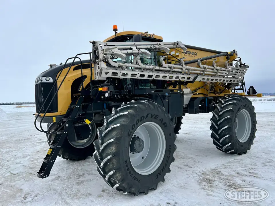 2020 RoGator RG1300C Self-Propelled Dry Applicators-Spreaders-Floater