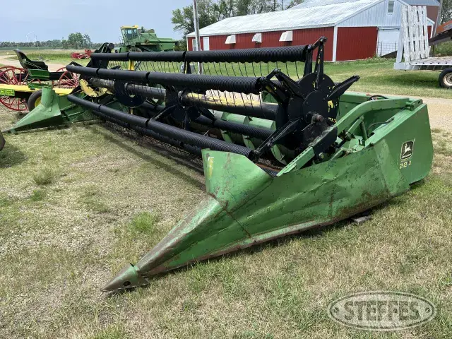 John Deere 220