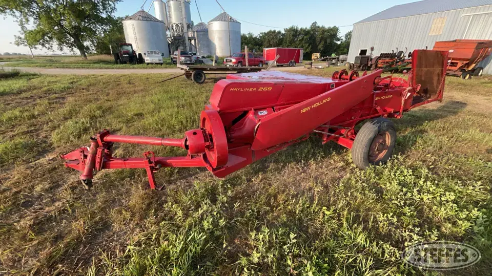 New Holland 269 Square Baler