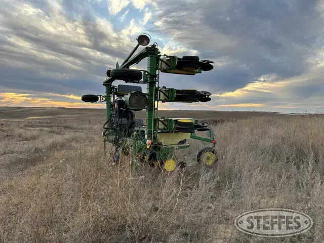1996 John Deere 7300