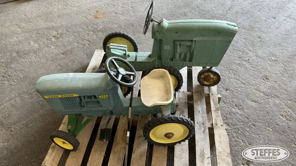 John Deere 4020 & 20 pedal tractors Toy