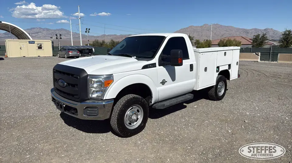 2015 Ford Super Duty F-350 XL Service Utility Truck