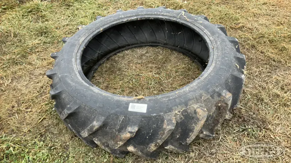 13.6-38 Tire Tractor-Implement Tire