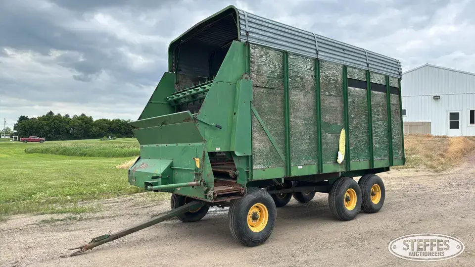 Badger BN 950 Forage Wagon