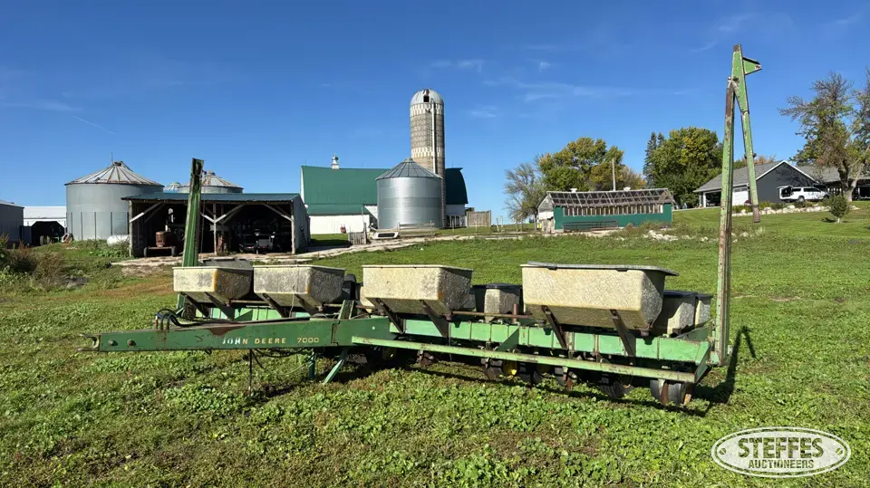 John Deere 7000 Less Than 12 Row Planter