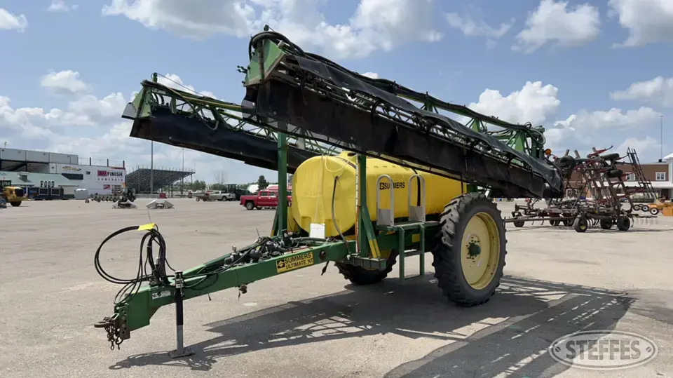 2007 Summers Ultimate Pull-Type Sprayer