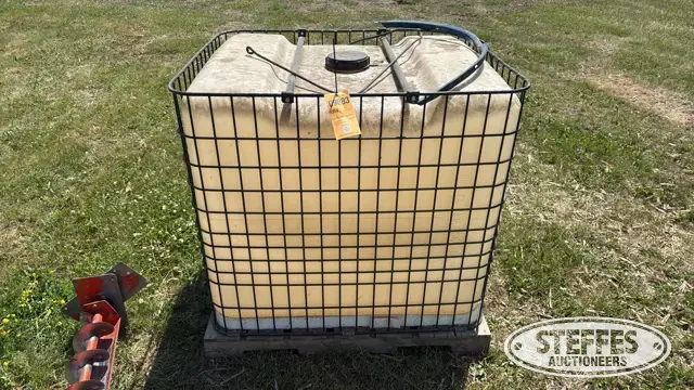 Chemical tote