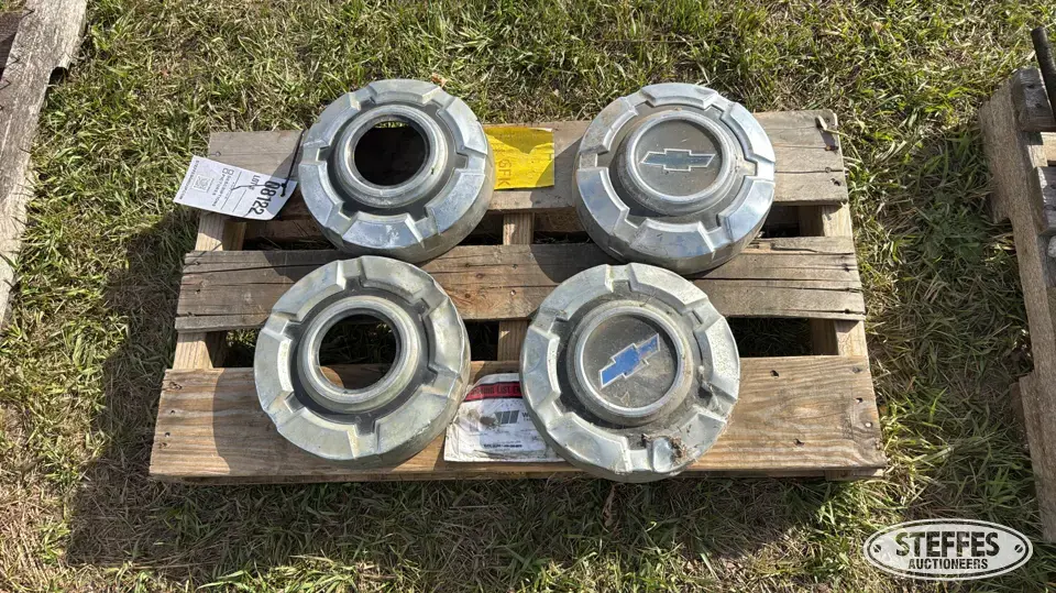 (4) Chevrolet hub caps Truck-Trailer Part