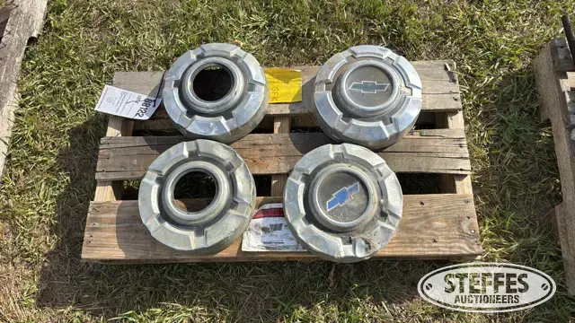 (4) Chevrolet hub caps