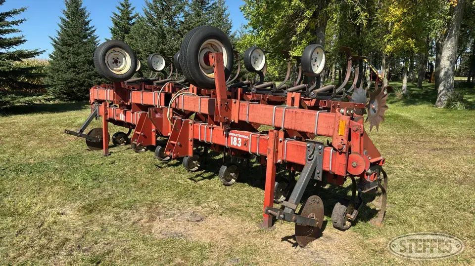 International 183 Row Crop Cultivator