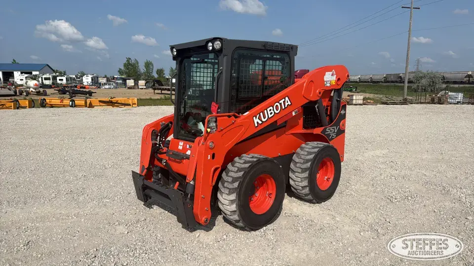 2019 Kubota SSV75 Wheeled Skid Steer