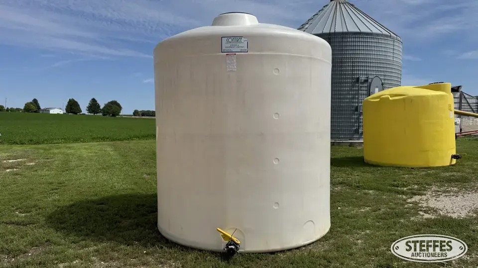 2,500 gal. poly tank