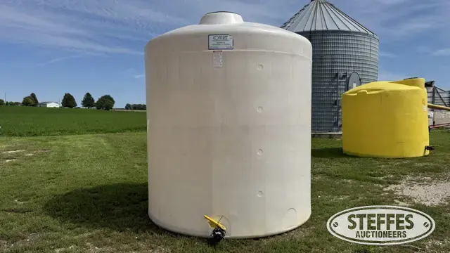2,500 gal. poly tank