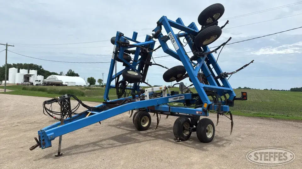 DMI 5300 NutriPlacer NH3 Applicator
