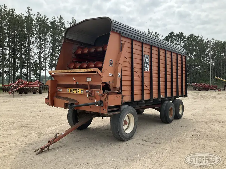 Meyer 500 TSS Forage Wagon