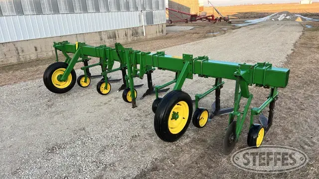 John Deere row crop cultivator