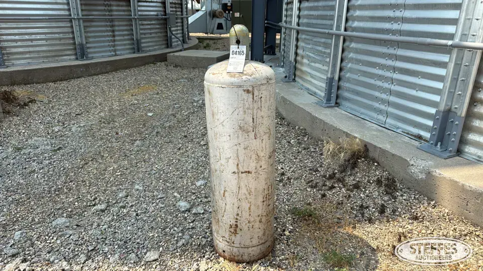 100 lb. LP tank