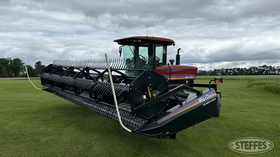 2001 MacDon 9352 Turbo Self-Propelled Windrower