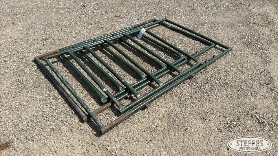 (2) Livestock panels w/gates Livestock Handling