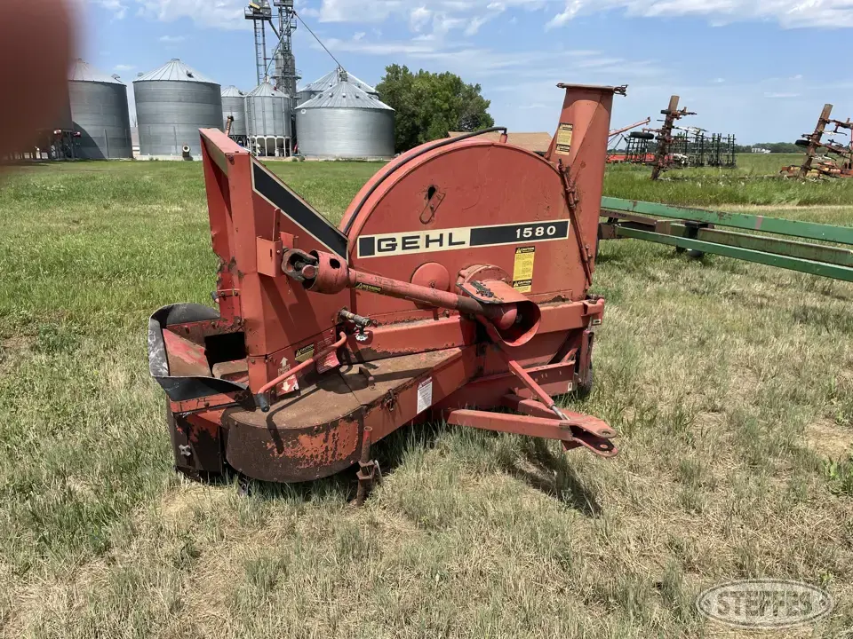 Gehl 1580 Forage Processing