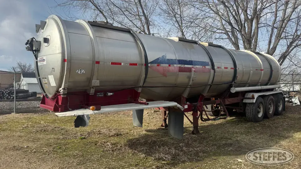 1978 Fruehauf TKG-F3RDF 7500 Tank Trailer