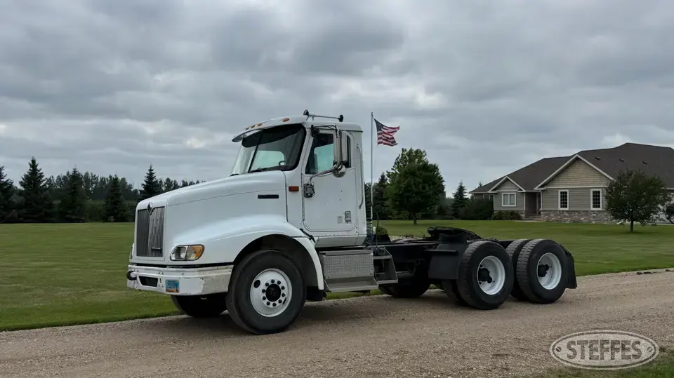 2000 International 9200 Conventional Truck without Sleeper