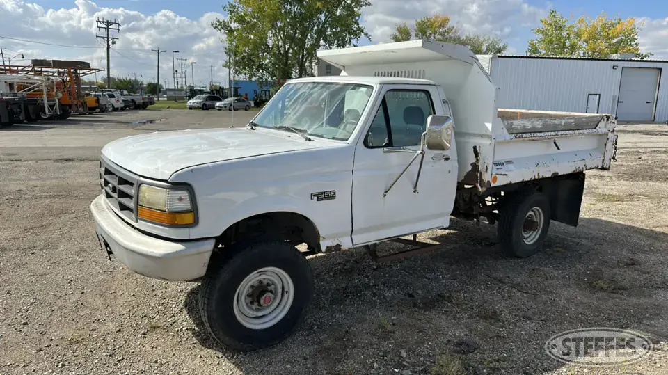1994 Ford F350 XL Cab and Chassis Truck