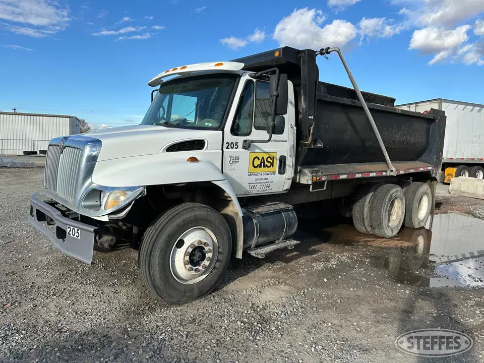 2005 International 7500 Dump Truck