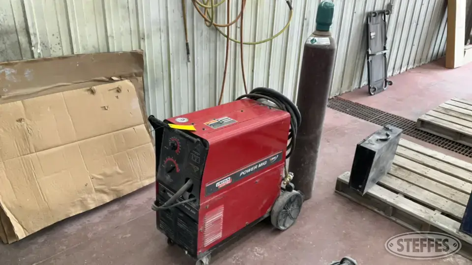 Lincoln Electric PowerMig 200 Welding