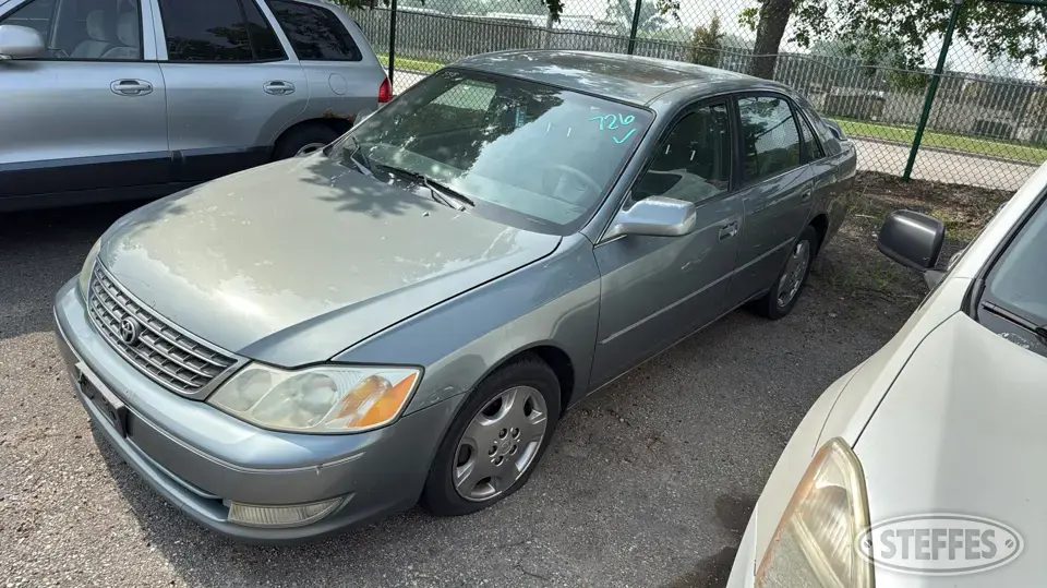 2003 Toyota Avalon XLS Car