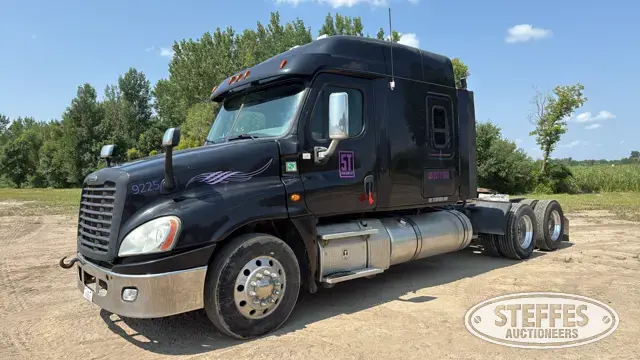 2013 Freightliner Cascadia 125