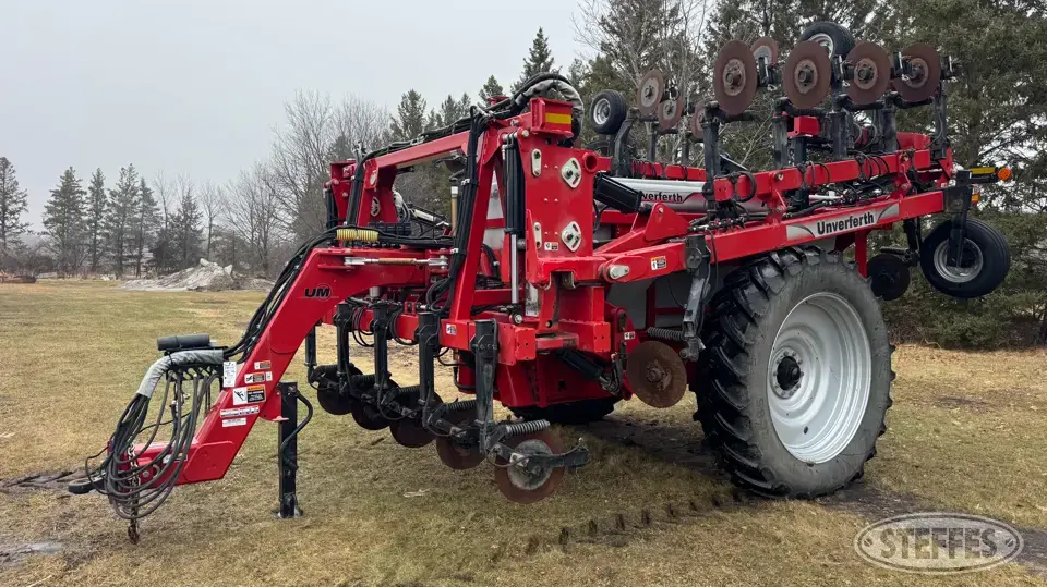 2017 Unverferth 1800 NutriMax Liquid Side Dresser