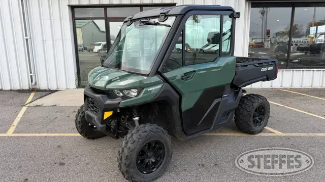 2024 Can-Am Defender HD9 DPS